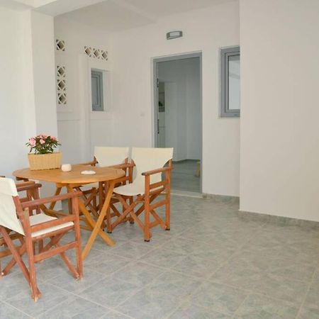 Alisahni Apartment Adámas Eksteriør bilde