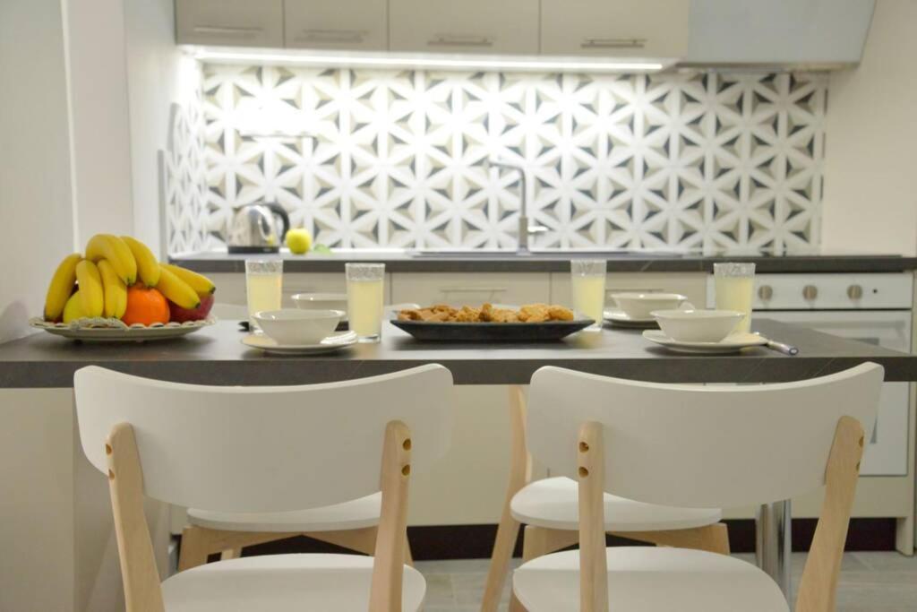 Alisahni Apartment Adámas Eksteriør bilde