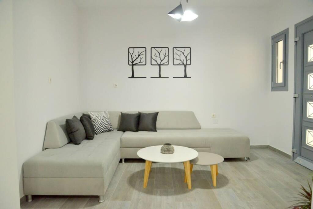Alisahni Apartment Adámas Eksteriør bilde