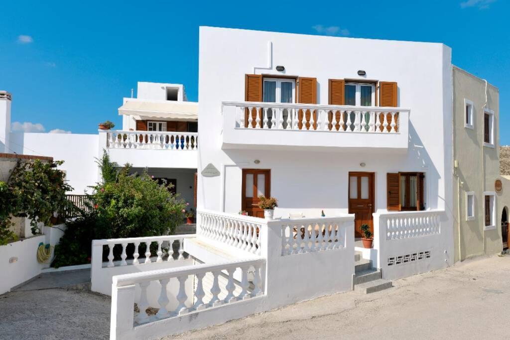 Alisahni Apartment Adámas Eksteriør bilde