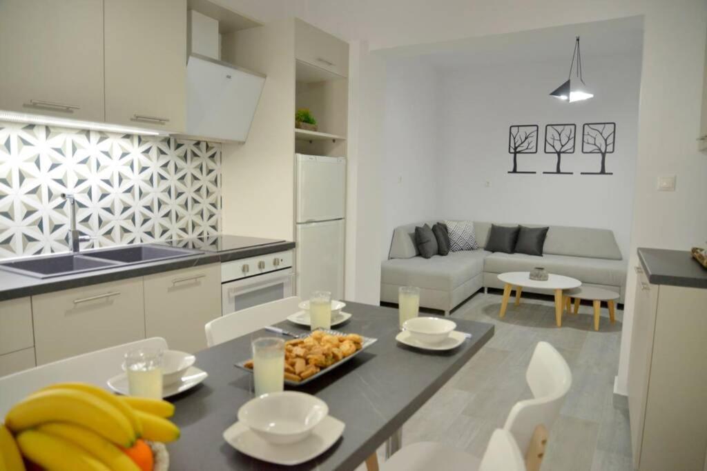 Alisahni Apartment Adámas Eksteriør bilde