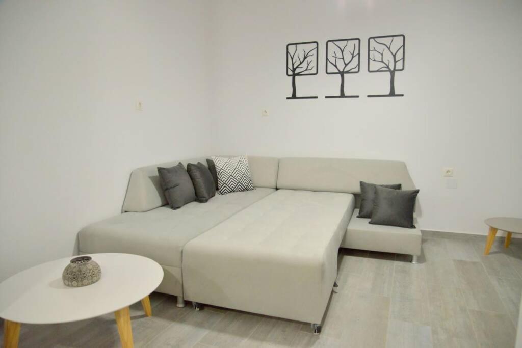 Alisahni Apartment Adámas Eksteriør bilde
