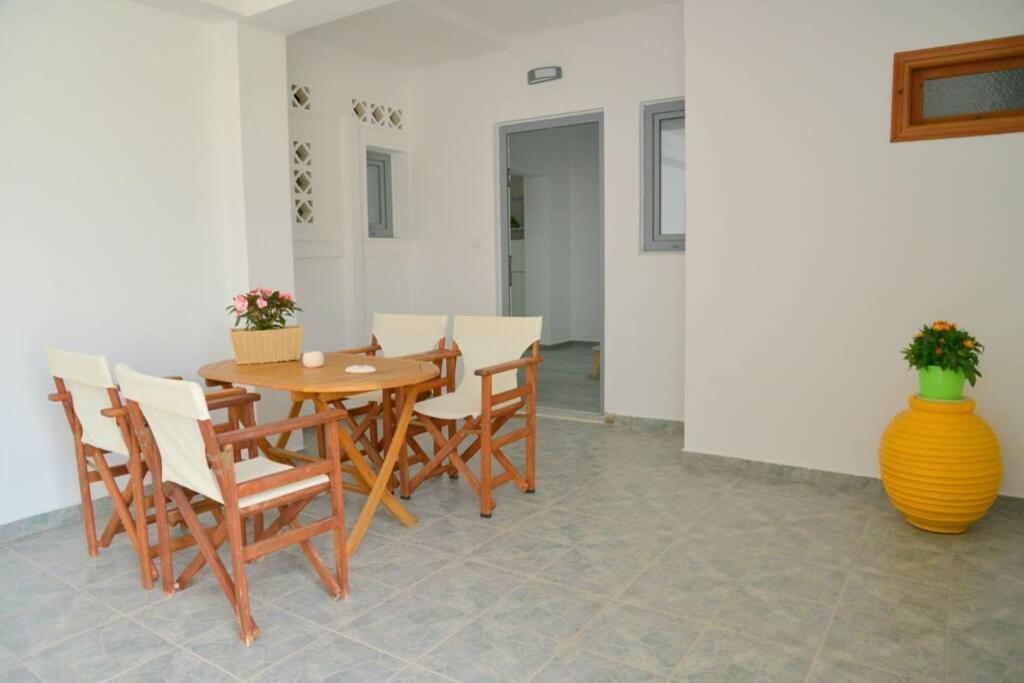 Alisahni Apartment Adámas Eksteriør bilde