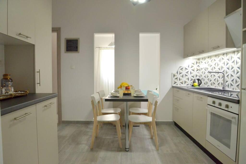 Alisahni Apartment Adámas Eksteriør bilde
